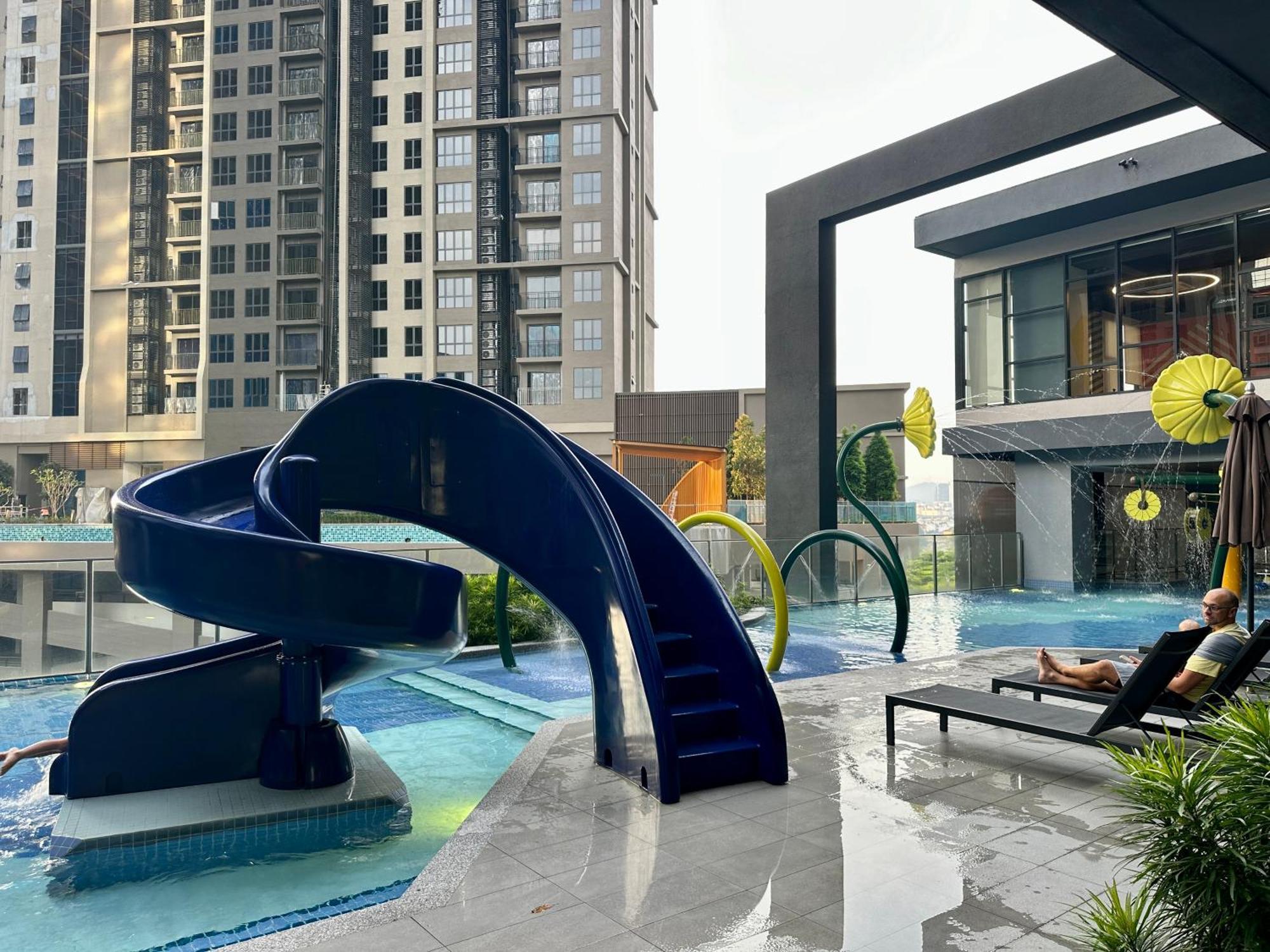 Sunway Velocity 2 -- Dual Key X Child Friendly With Comfy By Cowidea Kuala Lumpur